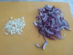 название картинки Томатный суп с морским коктейлем