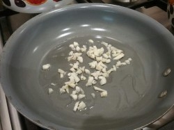 название картинки Томатный суп с морским коктейлем