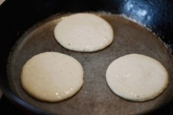 название картинки Тонкие банановые панкейки без масла