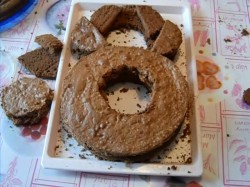 Торт Цифра 8 с какао и творогом с цветами из фруктов