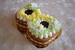 Торт цифра 8