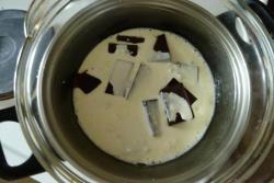 Торт из слоеного теста с шоколадным муссом