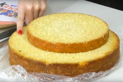 Торт Киндер Сюрприз из мастики