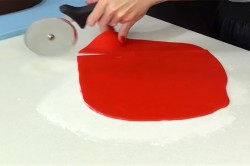 Торт Киндер Сюрприз из мастики