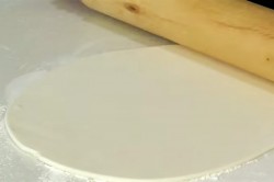 Торт Киндер Сюрприз из мастики