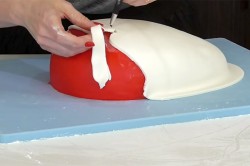 Торт Киндер Сюрприз из мастики