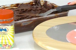 Торт Киндер Сюрприз из мастики