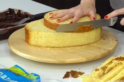 Торт Киндер Сюрприз из мастики