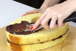 Торт Киндер Сюрприз из мастики