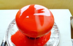 название картинки Торт Красный бархат с зеркальной глазурью