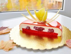 название картинки Торт Красный бархат с зеркальной глазурью