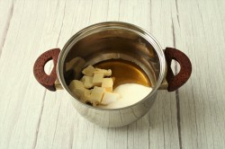 Торт медовик на сковороде - шаг 2 Торт медовик на сковороде - шаг 2