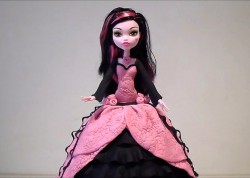 Торт Монстр Хай из мастики