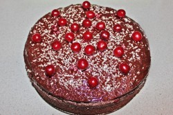 название картинки Шоколадный Торт Пьяная вишня с коньяком и кокосовой стружкой