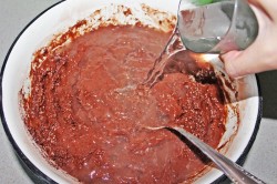 название картинки Шоколадный Торт Пьяная вишня с коньяком и кокосовой стружкой