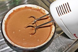 название картинки Шоколадный Торт Пьяная вишня с коньяком и кокосовой стружкой