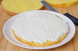 название картинки Бисквитный Торт Рафаэлло с миндалем и кокосовой стружкой