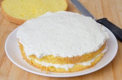 название картинки Бисквитный Торт Рафаэлло с миндалем и кокосовой стружкой