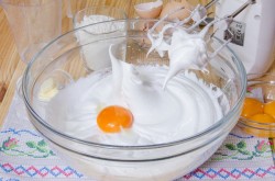 название картинки Бисквитный Торт Рафаэлло с миндалем и кокосовой стружкой