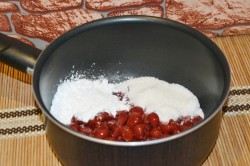 Торт Рождественское полено с вишней