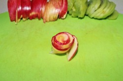 название картинки Торт Фруктовая нежность с цветами