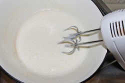 название картинки Торт Фруктовая нежность с цветами