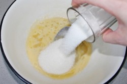 название картинки Торт Фруктовая нежность с цветами