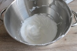 название картинки Торт с меренгами