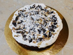 название картинки Торт с черносливом и орехами