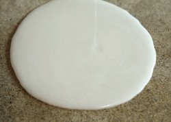 Торт бисквит с цветами из мастики