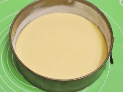 Бисквитный торт с киви и грецкими орехами - шаг 9 Бисквитный торт с киви и грецкими орехами - шаг 9