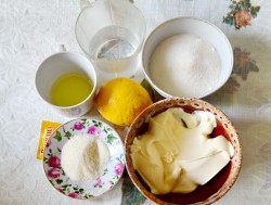 Бисквитный торт с киви и грецкими орехами - шаг 1 Бисквитный торт с киви и грецкими орехами - шаг 1