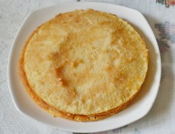 Бисквитный торт с киви и грецкими орехами - шаг 12 Бисквитный торт с киви и грецкими орехами - шаг 12