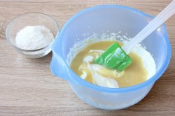 название картинки Торт с кокосовой стружкой