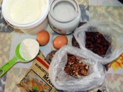 название картинки Торт Королевский с маком орехами изюмом