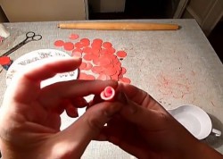 название картинки Торт с розами из мастики