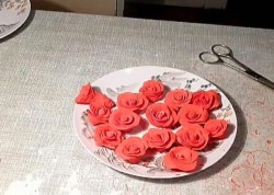 название картинки Торт с розами из мастики