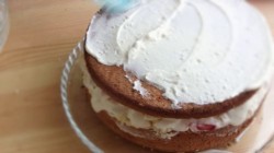 название картинки Торт Шкатулка с клубникой