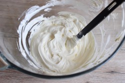 название картинки Торт Штефания с цветами и маскарпоне