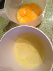 Торт Сникерс с вареным сгущенным молоком - шаг 2 Торт Сникерс с вареным сгущенным молоком - шаг 2