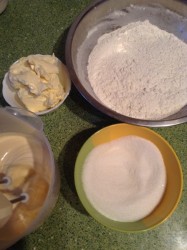 Торт Сникерс с вареным сгущенным молоком - шаг 3 Торт Сникерс с вареным сгущенным молоком - шаг 3