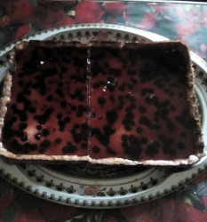 название картинки Торт творожный со смородиной в желе