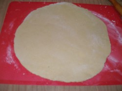 Яблочный торт из песочного теста