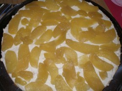 Яблочный торт из песочного теста