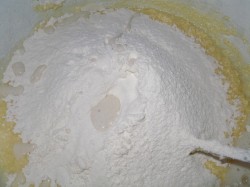 Яблочный торт из песочного теста