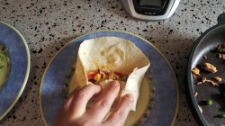 Бурито с курицей и стручковой фасолью