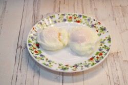 Яйцо пашот с авокадо