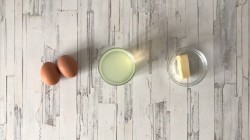 Треска по-польски на рыбном бульоне с корнем сельдерея - шаг 4 Треска по-польски на рыбном бульоне с корнем сельдерея - шаг 4