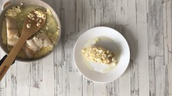 Треска по-польски на рыбном бульоне с корнем сельдерея - шаг 9 Треска по-польски на рыбном бульоне с корнем сельдерея - шаг 9