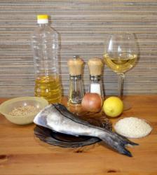 Треска в горшочке с вином и рисом